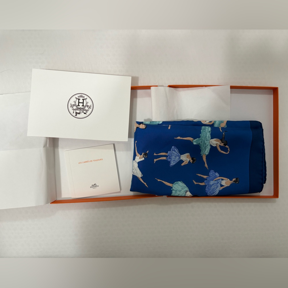 NWT Hermes La Dance silk scarf